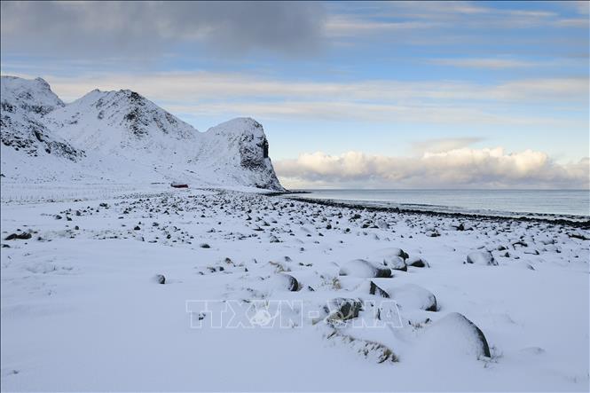 Tuyết bao phủ tại đảo Lofoten, bắc cực